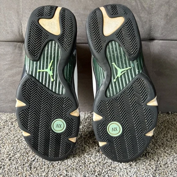 Jordan size 10 black and white - Picture 9 of 10